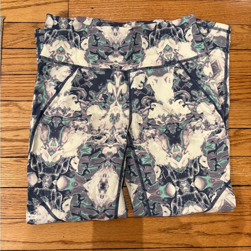 Sweaty Betty patterned workout leggings